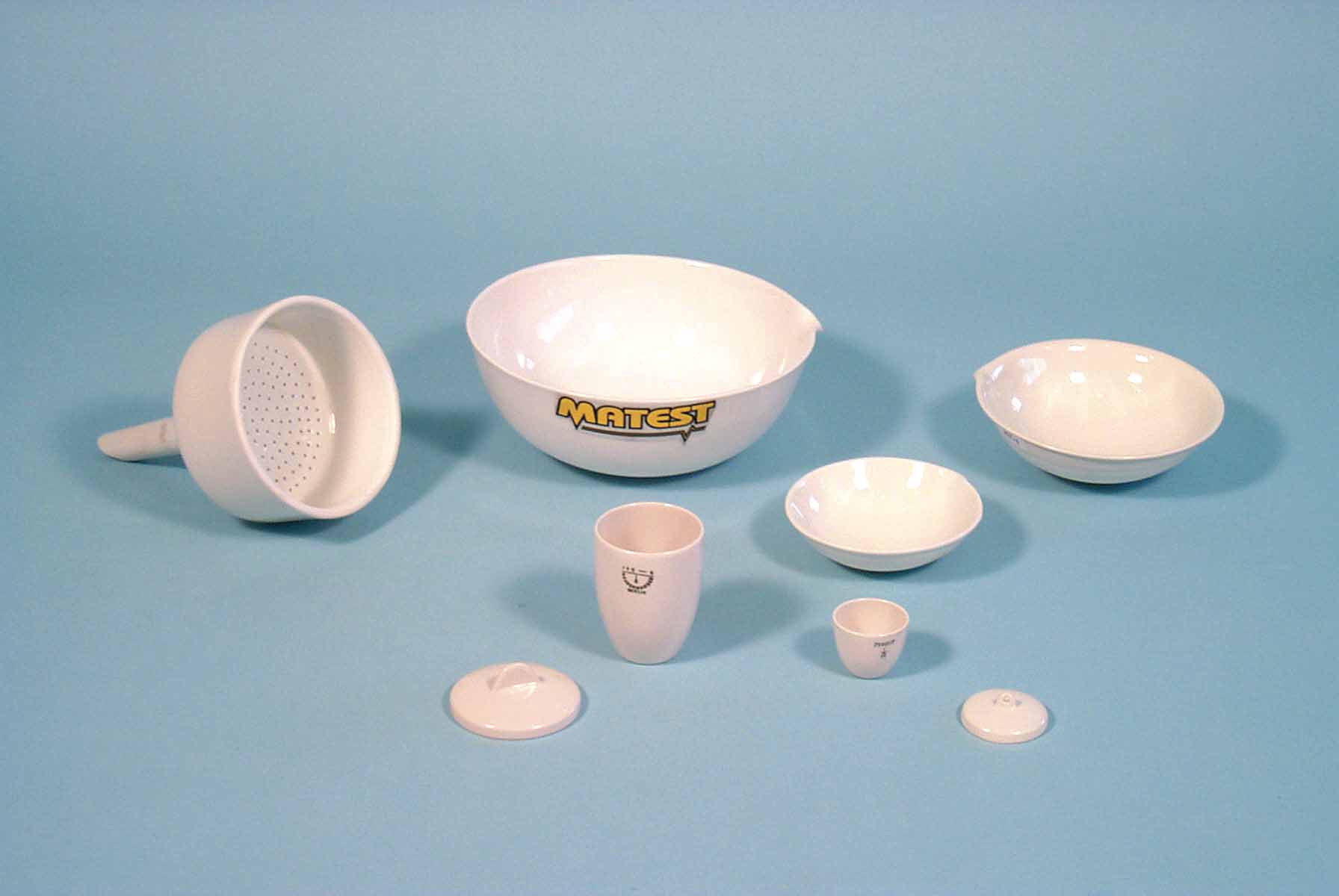 EVAPORATING DISH WITH SPOUT, PORCELAIN DIA. 160MM