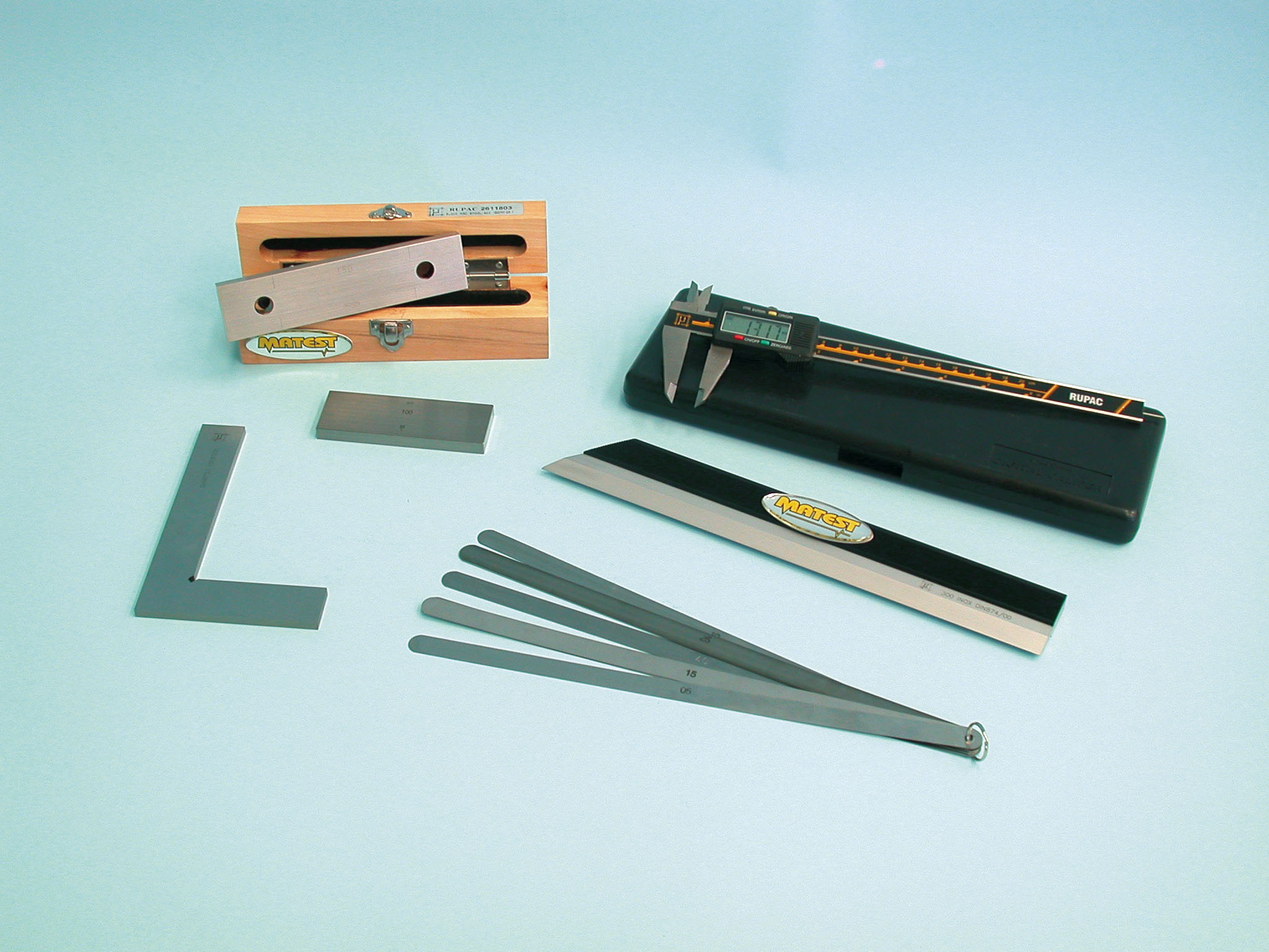 Go-not go gauge for 100 mm cube moulds with Calibration certificate