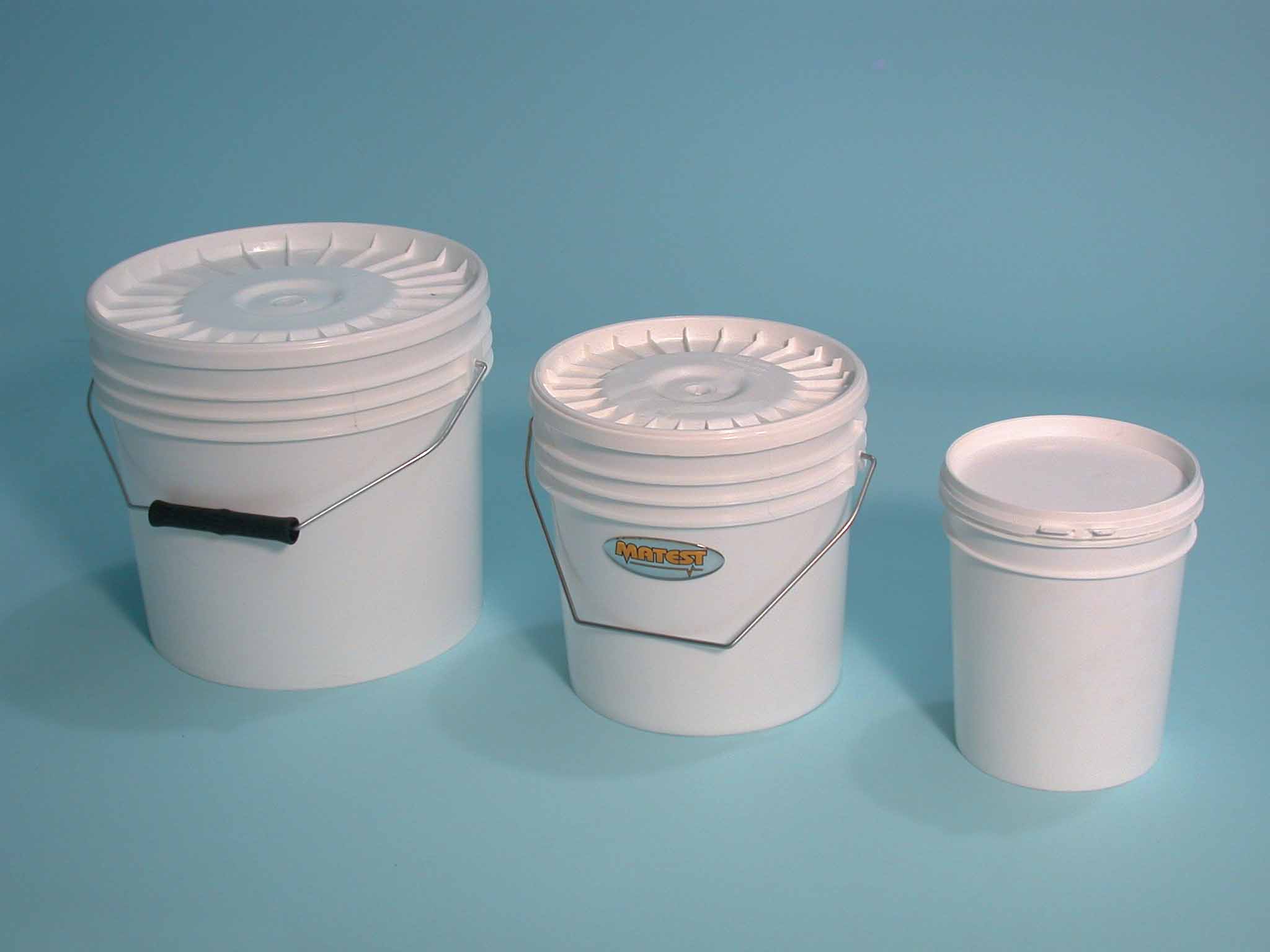 PLASTIC CONTAINER WITH AIRTIGHT LID 12,5L
