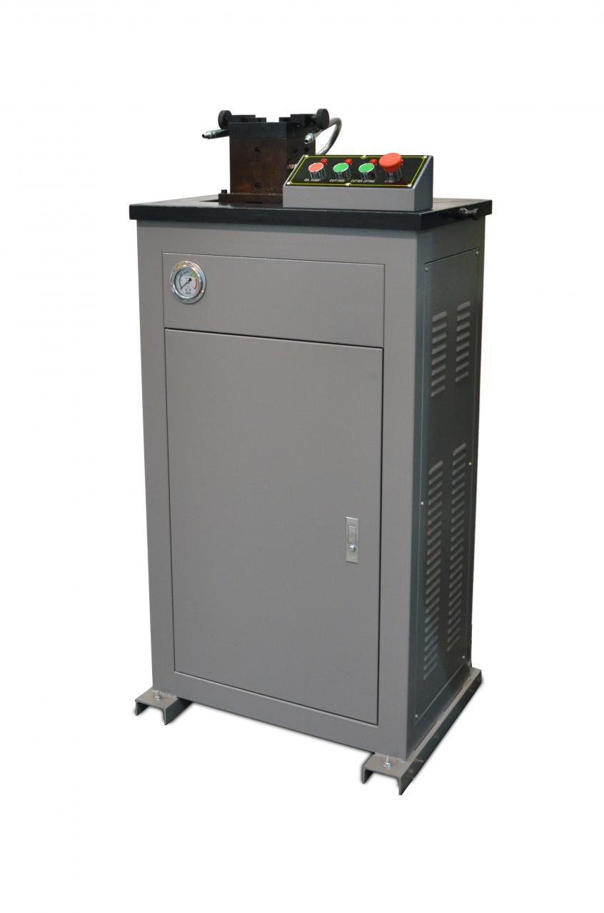 Automatic broaching machine